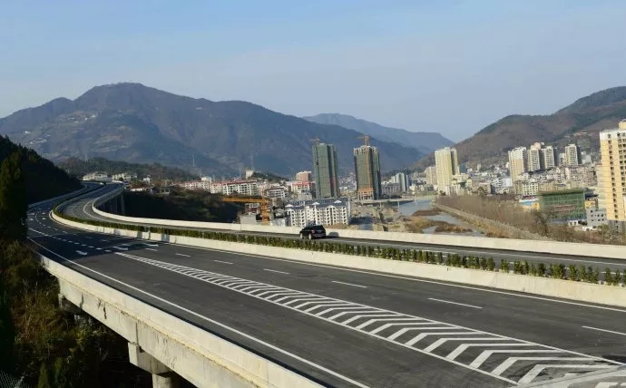 恩億梯中標湖北麻竹高速公路麻城至紅安段機電項目